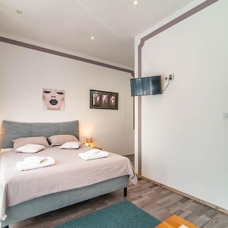 Giovanna Boutique Rooms & Pool Pula Bagian luar foto