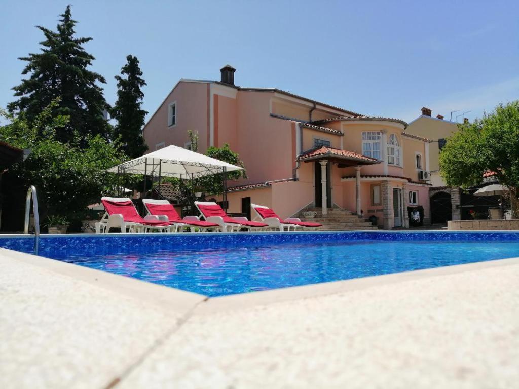 Giovanna Boutique Rooms & Pool Pula Bagian luar foto