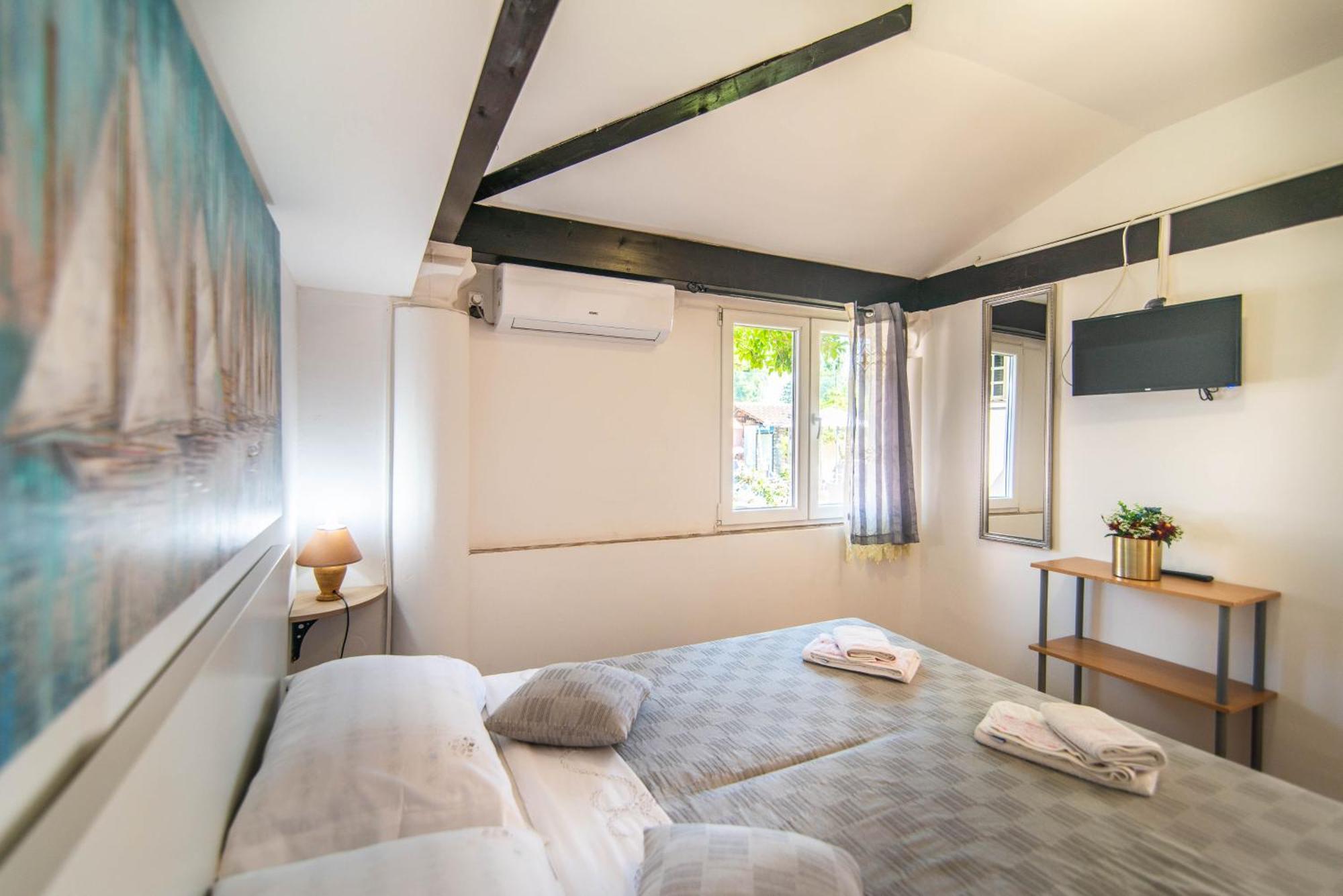 Giovanna Boutique Rooms & Pool Pula Bagian luar foto