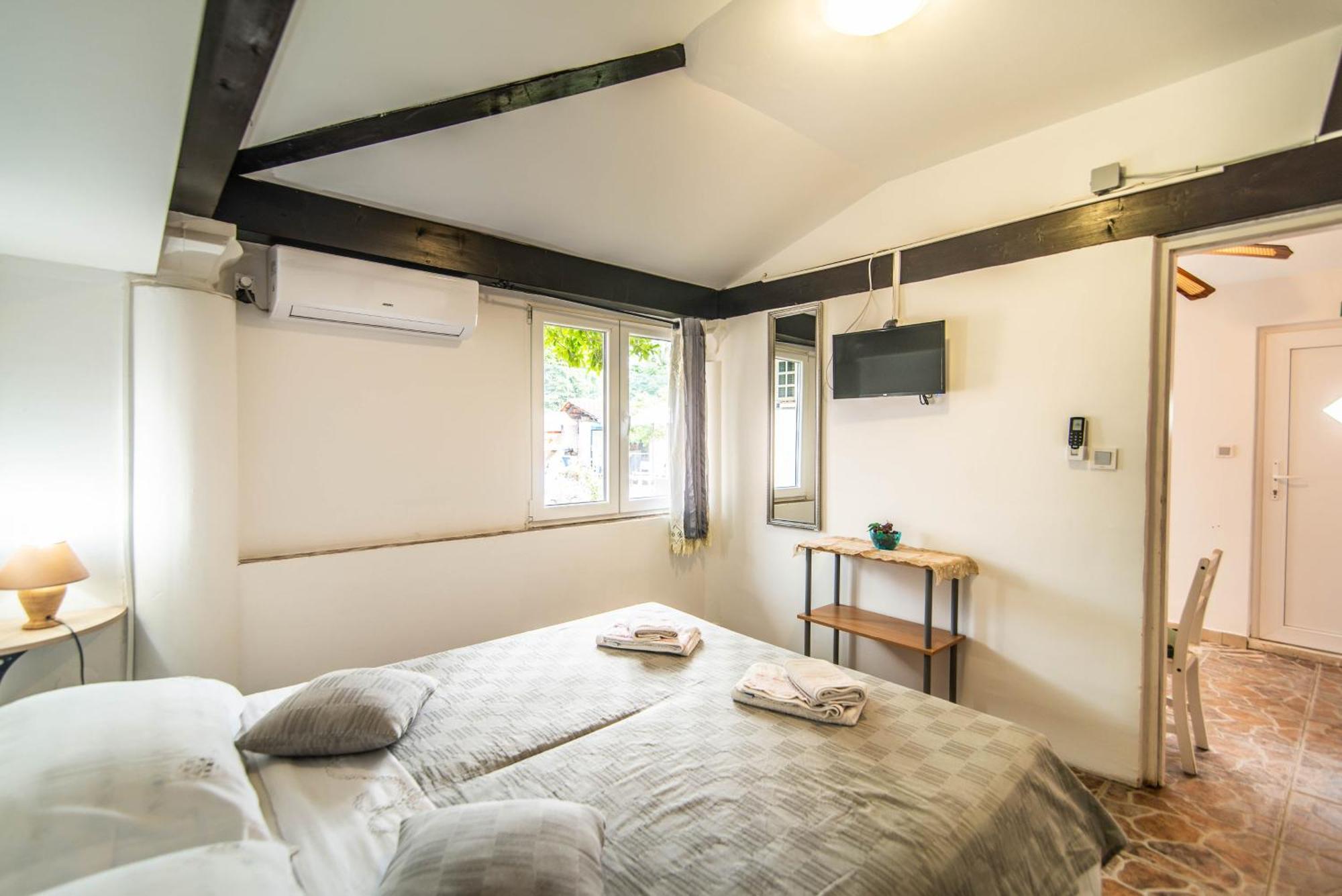 Giovanna Boutique Rooms & Pool Pula Bagian luar foto