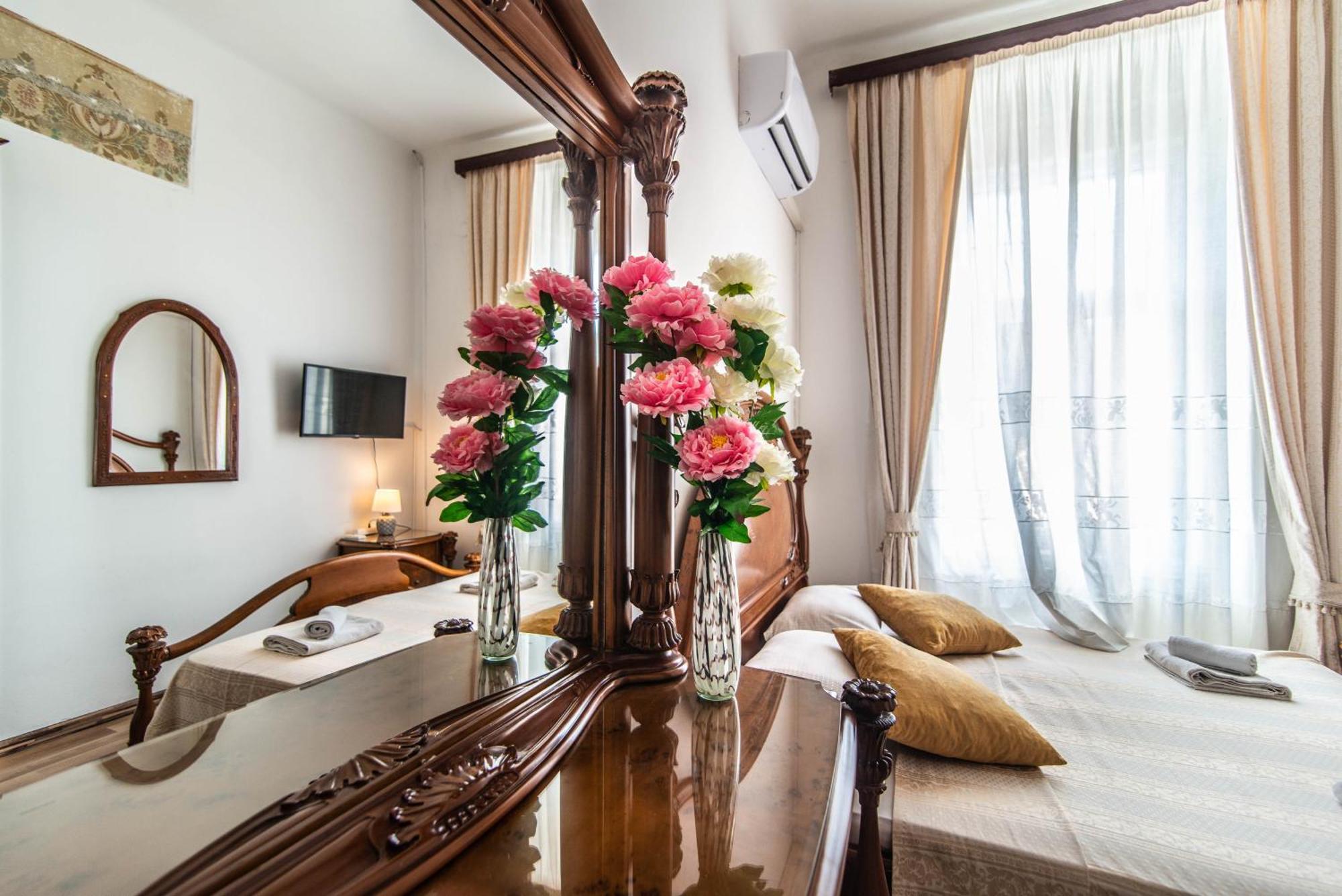 Giovanna Boutique Rooms & Pool Pula Bagian luar foto
