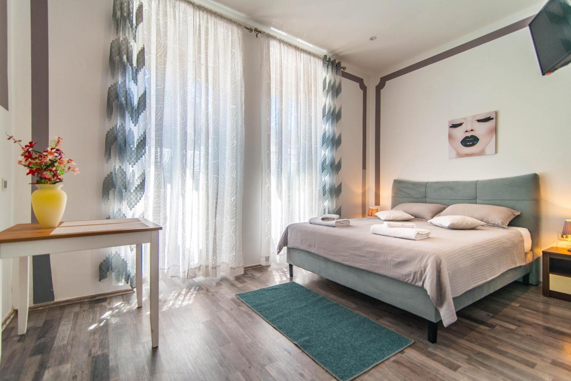 Giovanna Boutique Rooms & Pool Pula Bagian luar foto