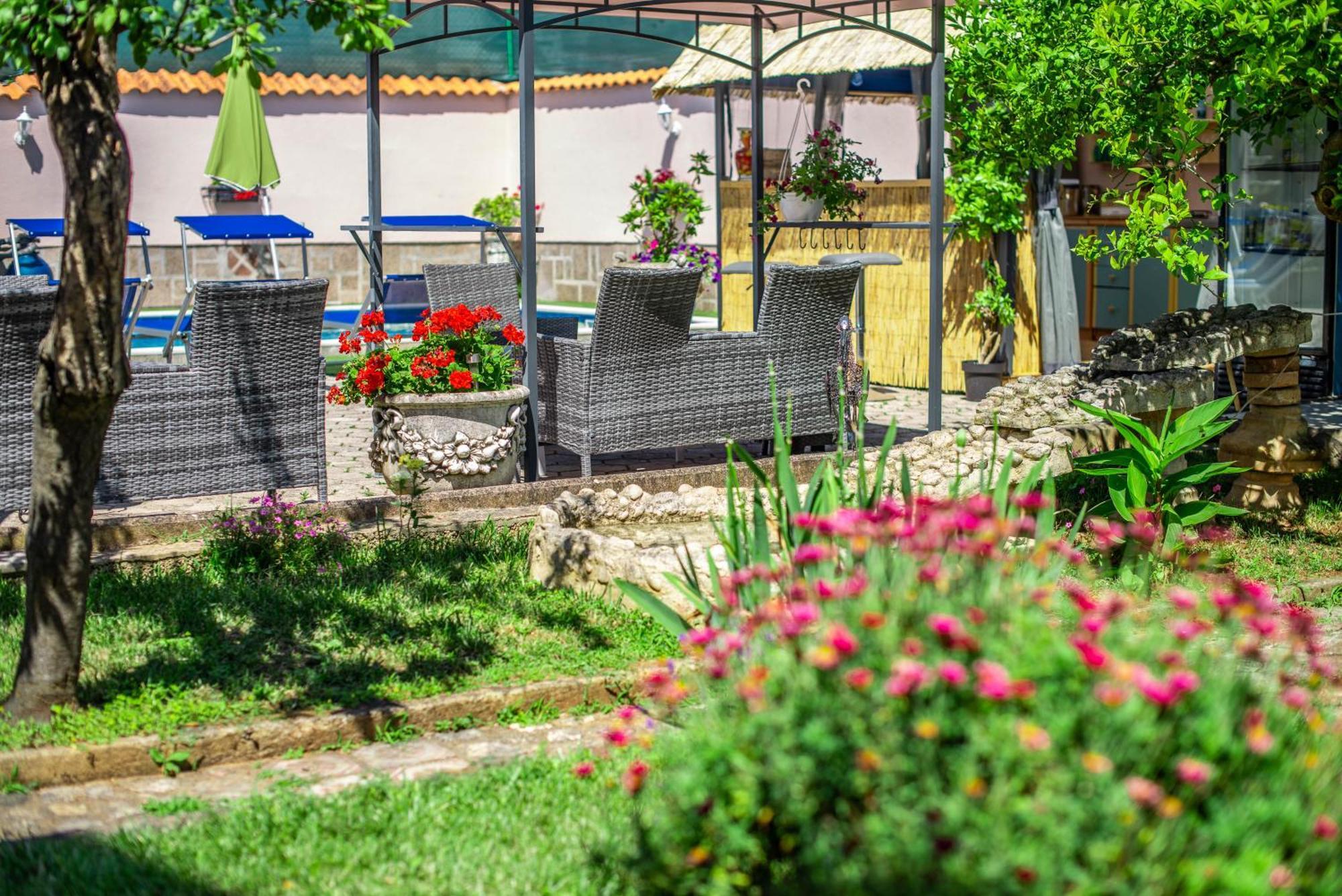 Giovanna Boutique Rooms & Pool Pula Bagian luar foto